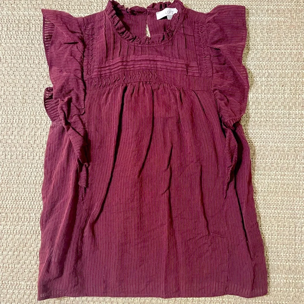 Loft Sleevless Shirt Size L - Picture 1 of 2